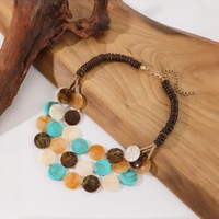 Collier Pendentif Rond Géométrique Exagéré Style Bohème Vintage avec Chaîne Perles Acryliques et Bois pour Femme