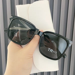 <b>Sunglasses</b> Women Rectangle Full Rim Polarized UV390 Summer Elegant Adult Light Weight <b>With</b> <b>Case</b> - Product Image 2