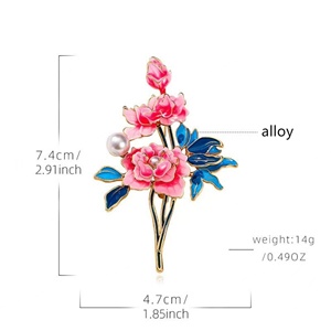 เข็มกลัดเคลือบลายดอกโบตั๋นสุดหรู ขายส่ง ป้ายดอกไม้สีชมพูสีฟ้าแบบกำหนดเอง สำหรับเสื้อผ้า หมวก สูท กระเป๋า เครื่องประดับ - Product Image 5