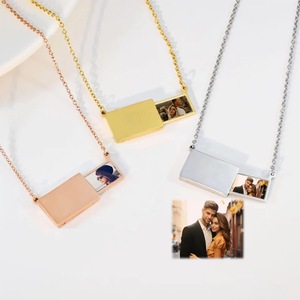 Collar con Colgante Cuadrado Personalizado con Logotipo de Marca, Dibujo Personalizado, Grabado con Fotos, Collares <span class=keywords><strong>para</strong></span> Parejas - Product Image 1