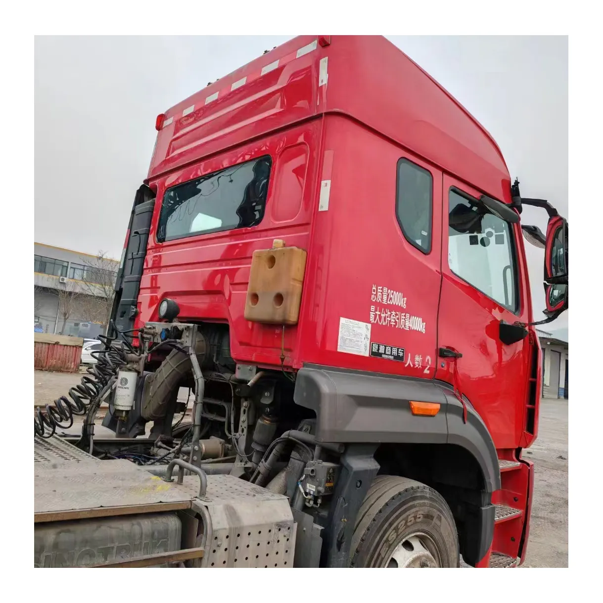 شاحنة هوو ثقيلة مستعملة للبيع بالجملة بها 10 عجلات شاحنات بقيادة على اليسار نصف صف