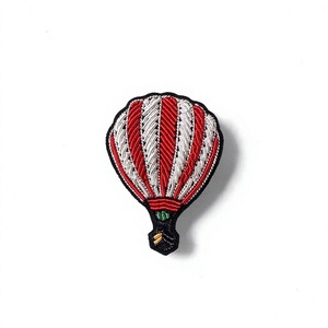 DISEÑO DE PARACAÍDAS INSIGNIA BORDADA EN SEDA - Product Image 1