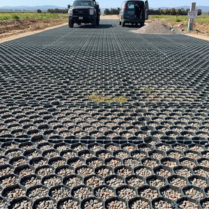 Grille de stabilisation en plastique pour <span class=keywords><strong>gazon</strong></span>, allées de stationnement, sorties de secours, aménagement paysager, béton, pâturages pour chevaux, dalles, gravier et stabilisation du sol - Product Image 1
