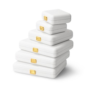 Caja de almacenamiento de joyas de lujo personalizada, caja de exhibición de joyas de cuero de alta gama para anillos, collares y pendientes. - Product Image 1