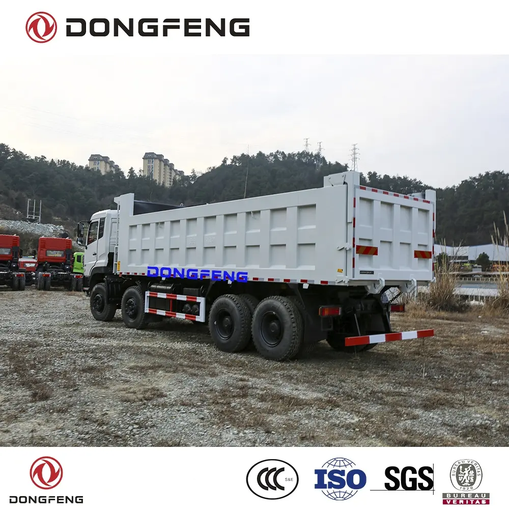 Dongfeng รถบรรทุก GVW 75 ตันออกแบบติดตั้ง 420HP Dongfeng E2 เครื่องยนต์ 8x4 ประเภท 12 ล้อรถเท