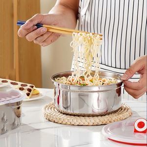 304 Stainless Steel Sealed Leak-Proof Fresh-Keeping Portable <b>Lunch</b> Box With Lid for Kitchen Refrigerator Restaurant/Hotel Use - Product Image 4