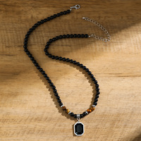 Collier vintage en perles acryliques noires avec pendentif carré, collier tendance pour homme, collier en perles œil de tigre pour homme, cadeau