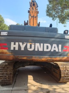 Excavadora Hidráulica Usada de Gran Tamaño HYUNDAI 520L-9VS, Altamente Rentable para Ingeniería de Construcción, con Bomba de Motor - Product Image 3