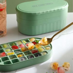 Paquete de 2 bandejas para cubitos de hielo de calidad alimentaria con tapa y pala para hielo, bandeja para 72 cubitos de hielo con base de silicona de fácil desmolde, moldes de hielo apilables para congelador - Product Image 2