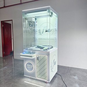 Máquina de grúa de garra para agarrar muñecas que funciona con monedas con gabinete transparente y pago con tarjeta para uso recreativo - Product Image 2