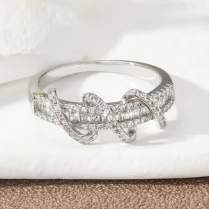 Anello da Donna Q217 in Argento con Diamanti Taglio Baguette Colore G Naturale Gioiello di Fidanzamento - Product Image 6