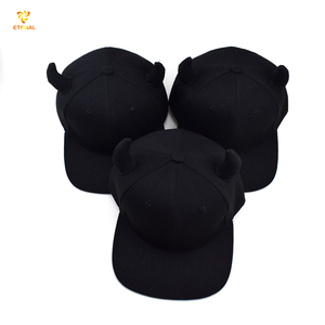2025 personalizado Unisex al aire libre Snapback baloncesto equipo de fútbol gorras orejas moda Jersey polar con hoja Tropical - Product Image 5