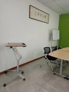 Escritorio Portátil Moderno de Altura Ajustable Neumática, de Aleación de Aluminio y Acero, con Base Móvil para Uso Comercial - Product Image 3