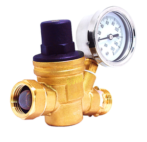 Vente de liquidation COVNA B2B : Régulateur de pression d'eau en laiton DN15 3/4'' pour camping-car avec manomètre - Product Image 1