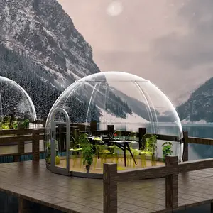 Прозрачный пузырьковый дом с изображением звезды, привлекающий природу