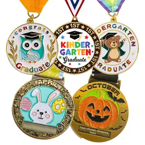 Individuelles Verschiedene Schul-Souvenir niedliche Cartoon-Charaktere Kinder-Medaille Sport-Award Kinder 3d-Marathon-Lauf-Medaillen für Kinder