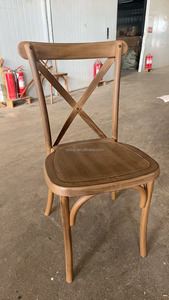 Chaise en plastique imitation bois à dossier en X, durable et empilable, idéale pour la location d'événements et <span class=keywords><strong>de</strong></span> banquets - Product Image 4