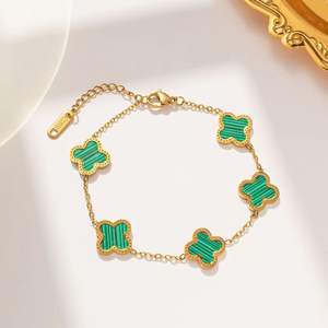 Bracelet classique pour femme en acier inoxydable plaqué <span class=keywords><strong>or</strong></span> 18 carats, motif trèfle à quatre feuilles, ne ternit pas, idéal pour mariages et soirées - Product Image 3