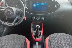 Coche usado FAIRLY 2025 ToyotaA <span class=keywords><strong>Aygo</strong></span> X <span class=keywords><strong>Style</strong></span> 1,0 SUV listo para su uso, sin accidentes listo para enviar a todo el mundo - Product Image 2