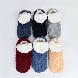 Vente <span class=keywords><strong>en</strong></span> gros <span class=keywords><strong>en</strong></span> usine Chaussons d'hiver <span class=keywords><strong>en</strong></span> coton mousse à mémoire de forme pour femmes Chaussettes épaisses chaudes <span class=keywords><strong>en</strong></span> <span class=keywords><strong>laine</strong></span> de Kint Chaussettes d'intérieur floues pour lit et canapé - Product Image 2