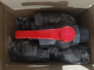 좋은 품질 Pntek <span class=keywords><strong>PVC</strong></span> 볼 밸브 1/2 2 인치 모든 색상 밸브 바디 플라스틱 밸브 남성 여성 스레드 긴 작업 수명