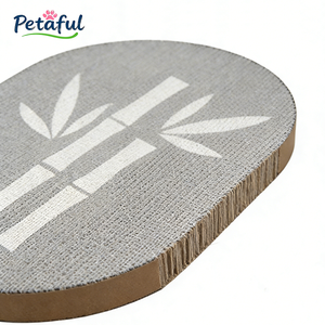 Op maat gemaakte duurzame moderne wandgemonteerde kattenkrabpaal met verticaal design, kartonnen verpakking, op maat gemaakte fotoprint, omkeerbare krabplank - Product Image 5