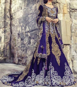Élégante robe de mariée royale longue au sol | Robe de mariée indienne et pakistanaise de créateur avec broderie Zardozi - Product Image 5