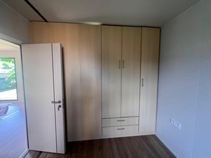 Casa Contenedor de Madera Plegable, Aislada, Expandible, Completamente Amueblada y Fácil de Montar para Vivir - Product Image 4