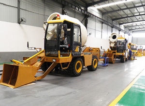 Fábrica de fabricación de Hormigonera de carga automática Italia agregados portátil diesel hormigonera para la venta - Product Image 5