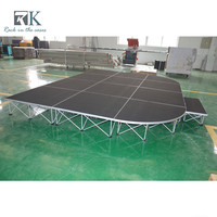 Table triangulaire RK avec pieds pliants en aluminium et plateau noir