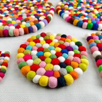 Boules de laine 100% naturelles, forme ronde, écologiques, épaisseur 10 mm, pour dessous de verre, sets de table et coussins de siège modernes, couleurs personnalisables en plusieurs tailles