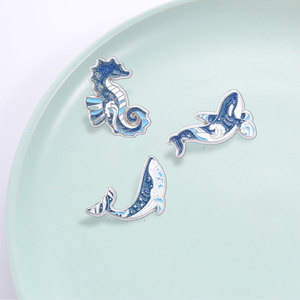 Pin Enamel Tema Lautan Dream Blue Glitter Sea Life, Bros Hiasan Harian untuk Tas Jaket, Hadiah untuk Penggemar dan Kolektor Lautan - Product Image 1