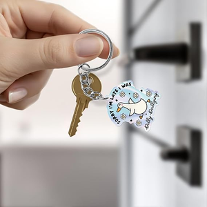 Llavero Acrílico Ecológico Personalizado de Doble Cara con Holograma Transparente, Ligero, Impermeable y con Diseño de Letras a la Moda - Product Image 4