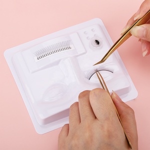 Tête <span class=keywords><strong>de</strong></span> pratique des extensions <span class=keywords><strong>de</strong></span> cils, tête d'entraînement <span class=keywords><strong>de</strong></span> Mannequin pour <span class=keywords><strong>les</strong></span> extensions <span class=keywords><strong>de</strong></span> cils plateau en plastique 3-en-1 - Product Image 3