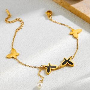 Nouveau design tendance, bracelet à maillons en acier inoxydable plaqué or pour femme, avec trèfle ajouré et perles fines – Classique - Product Image 4