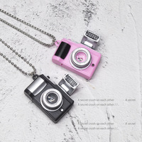 Nouveau Collier Tendance Créatif en Acier Inoxydable Plaqué Or avec Diamants et Lumières LED Rose & Noir, Caméra Discrète Intégrée - Cadeau