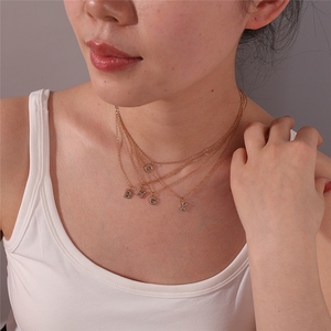 Popolare Collana in Acciaio Inossidabile con Iniziale Alfabeto A-Z 26 Lettere, Ciondolo con Zirconi Placcato <span class=keywords><strong>Oro</strong></span>, Gioielli per Donne - Product Image 1