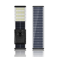 Extérieur tout dans un réverbère solaire 30W-200W LED a intégré la lumière IP66 de jardin de capteur évalué