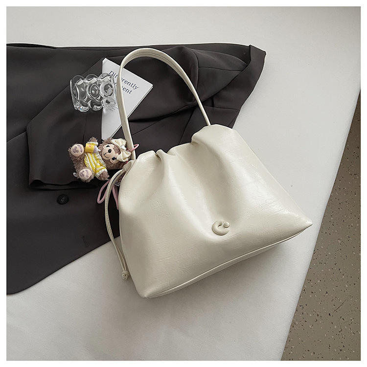 Off - white with pendant