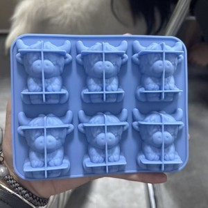 Molde de silicona para cubitos de hielo con forma de vaca de las Tierras Altas, 6 cavidades para cócteles de whisky - Product Image 3
