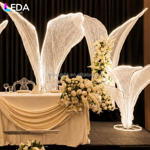 ซุ้มโค้งรูปลูกขนไก่ LEDA สำหรับงานวันเกิด งานแต่งงาน พร้อมไฟ LED ขนาดใหญ่ - Product Image 3