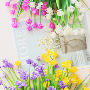 ดอกไม้ประดิษฐ์พลาสติก ซินซินยี่ เหมาะสำหรับตกแต่งงานแต่งงานและบ้าน - Product Image 1