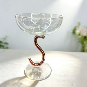 卸売の手作り高ホウケイ酸ガラス製ワイングラス、波状スプリングZステム、環境に優しく耐久性のあるモダンなデザイン、パーティー用 - Product Image 5