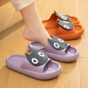 Venta al por mayor de fábrica, cómodas zapatillas de almohada bonitas, zapatillas de fondo grueso para hombres y mujeres, zapatillas deslizantes de verano, <span class=keywords><strong>sandalias</strong></span> de playa y piscina - Product Image 6