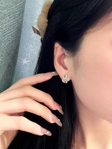 Pendientes de Diamantes Naturales de 0.56CT y Oro Real de 18K, Joyería Clásica y Moderna para Mujer, Ideal para Compromiso, Boda o Uso Diario - Product Image 5