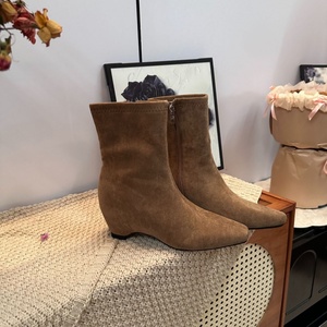 Nouvelles <span class=keywords><strong>Bottines</strong></span> Femme 2025 Style Français à Bout Carré et Talon Épais, Collection Automne/Hiver et Été – Bottes Tendance Cheryl Evergreen - Product Image 5