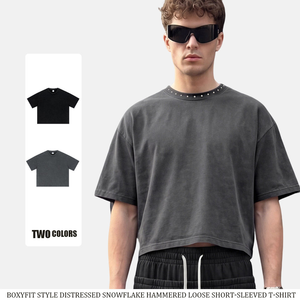 T-shirt da uomo all'ingrosso, taglio cropped squadrato, 285GSM, in cotone 100% pesante, lavato effetto distressed, con spalle scese e rivetti - Product Image 4