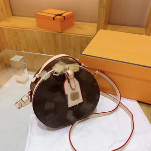 Bolsos de Cuero de Diseño de Lujo para Mujer con Cierre Abierto - Product Image 3