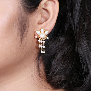 Europe Fashion Exquisite <b>Pearl</b> <b>Earrings</b> Gold Plated Beautiful Design <b>Pearl</b> <b>Earrings</b> Jewelry for Women - Product Image 3