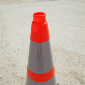 مخروط سلامة المرور بياقة عاكسة مع قاعدة سوداء مرجحة مخاريط بلاستيكية برتقالية من كلوريد البولي فينيل لسلامة وقوف السيارات على الطرق - Product Image 3